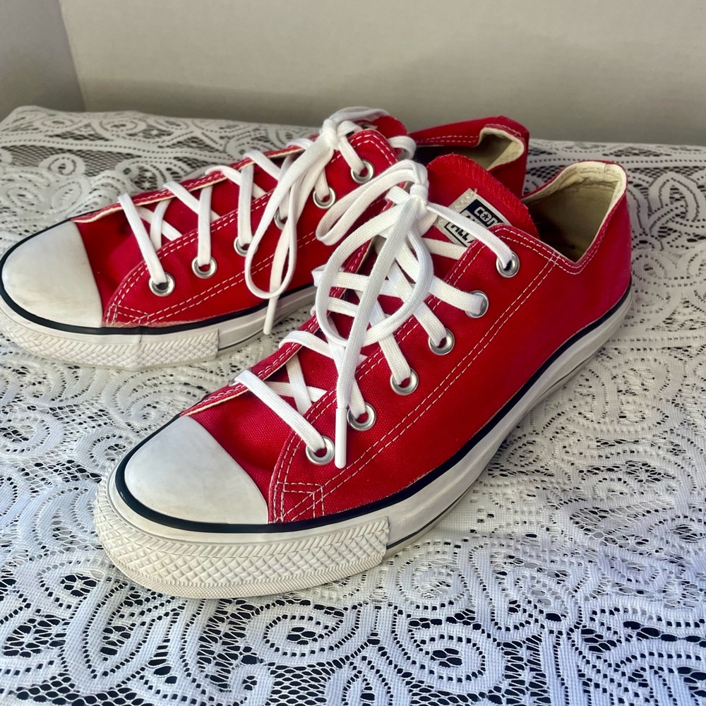SALE Converse Red and White Low-Top Sneakers - Picture 2 of 6